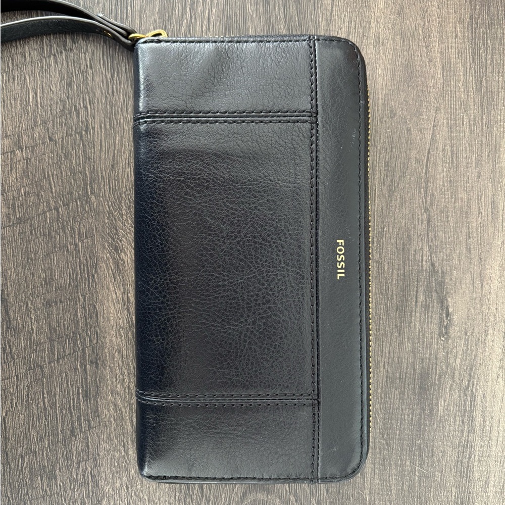 Fossil Midnight Navy Leather Wristlet
